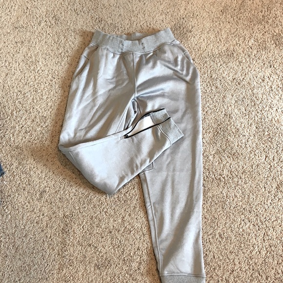 Grey warm up sweatpants - Picture 1 of 4
